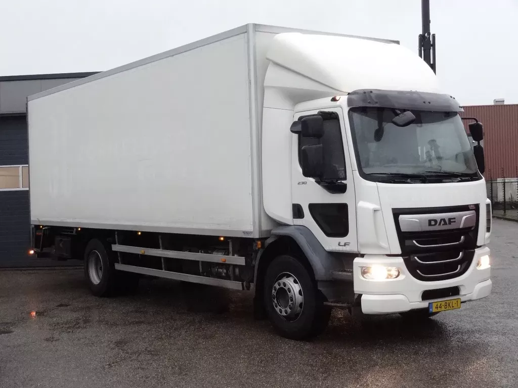 DAF LF 230 Bakwagen Laadklep